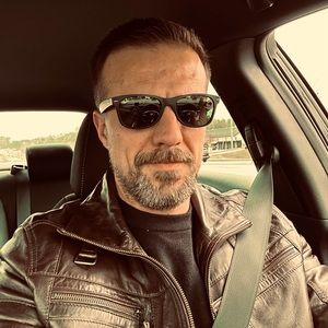 Meet your Posher, Cihan